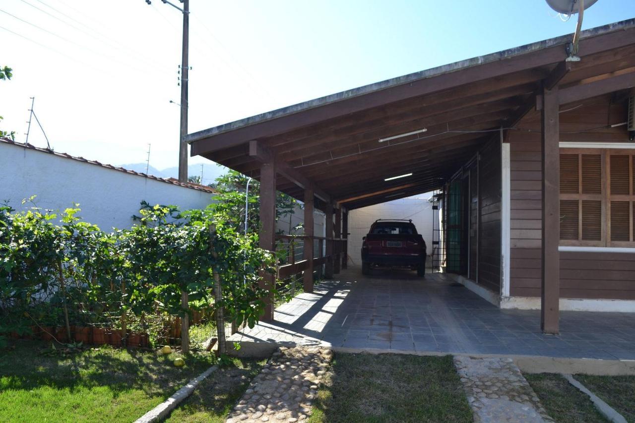 Holiday home Maranduba Chalet: Poolside Retreat With Sea Access *