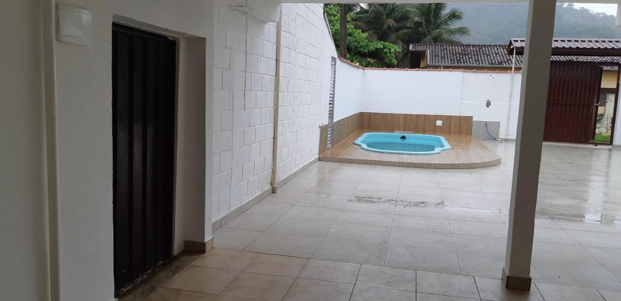 Maranduba Chalet: Poolside Retreat With Sea Access Holiday home